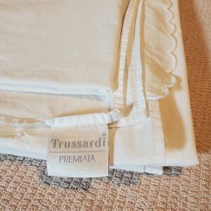 Trussardi White Flat Bed Sheet 55X84+18 Skirt At  Foot End Scalloped Pillow Case